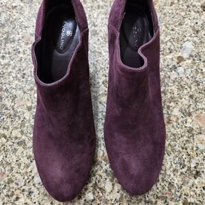 Bandolino Plum Ankle Boots Size 8.5 Zipper Back
